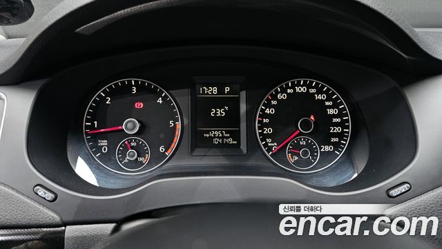 Volkswagen Jetta 1.6 TDI Blue Motion 6th 2014 — фото 8