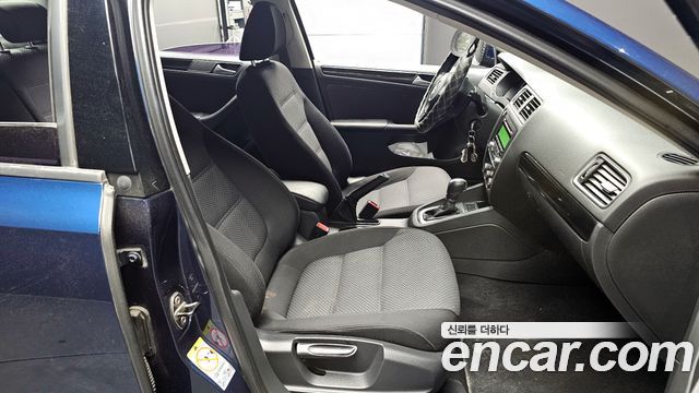 Volkswagen Jetta 1.6 TDI Blue Motion 6th 2014 — фото 10