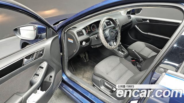 Volkswagen Jetta 1.6 TDI Blue Motion 6th 2014 — фото 15