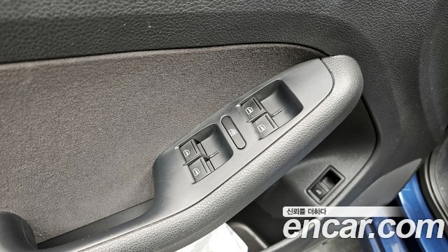 Volkswagen Jetta 1.6 TDI Blue Motion 6th 2014 — фото 21