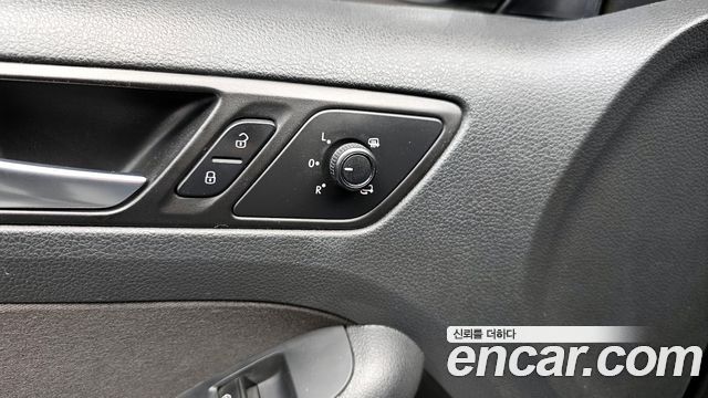 Volkswagen Jetta 1.6 TDI Blue Motion 6th 2014 — фото 22