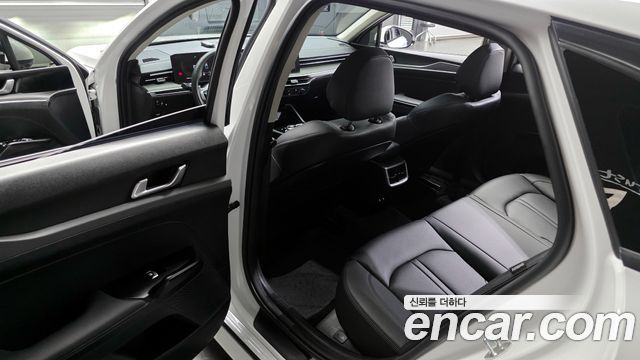 Kia K5 (III) 2.0 Prestige 2024 — фото 11