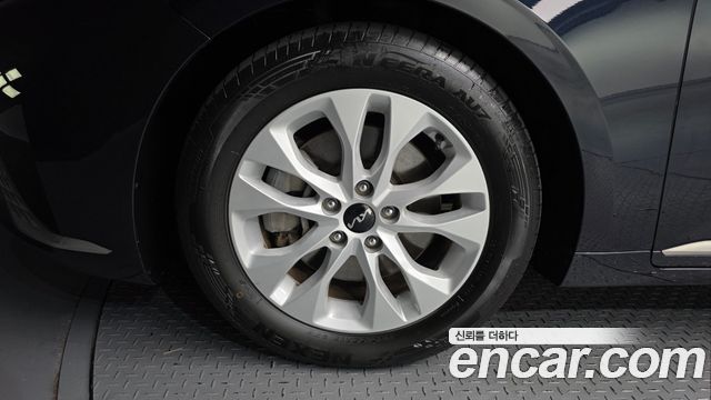 Kia K8 2.5 Gasoline 2WD Noblesse 2022 — фото 5