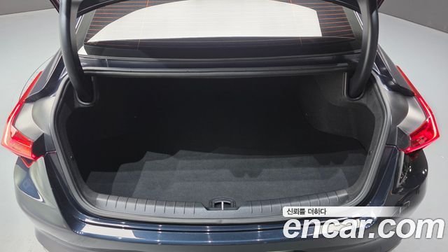 Kia K8 2.5 Gasoline 2WD Noblesse 2022 — фото 29