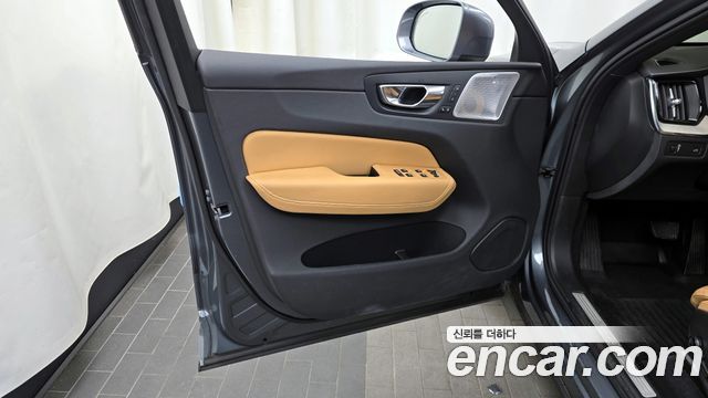 Volvo XC60 (II) T6 Inscription 2019 — фото 24