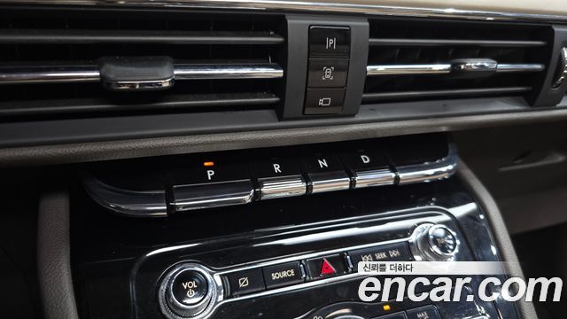 Lincoln Corsair 2.0 Reserve AWD 2021 — фото 9