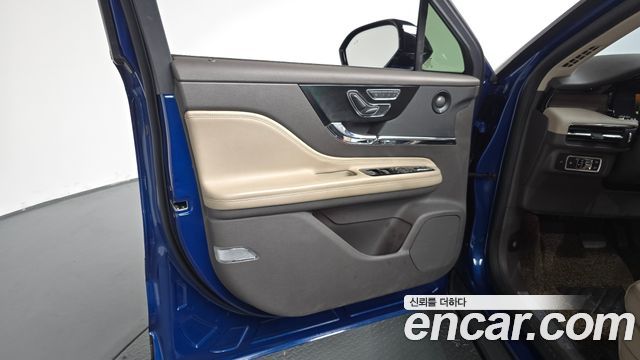 Lincoln Corsair 2.0 Reserve AWD 2021 — фото 31