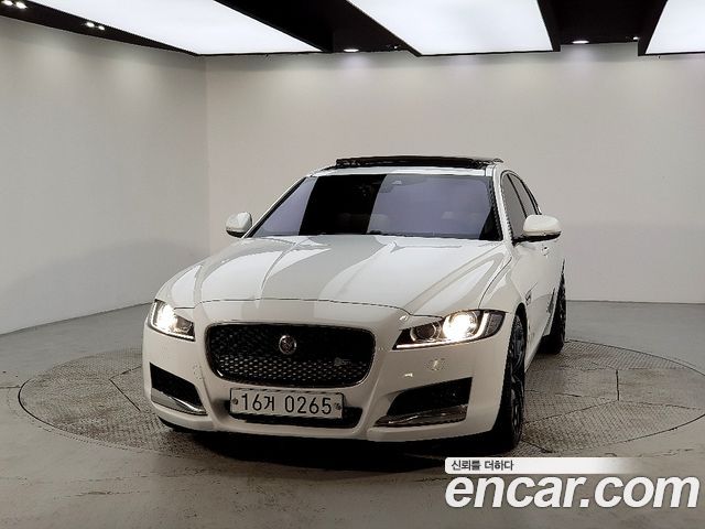 Jaguar XF (X260) 20d Prestige 2016 — фото 2