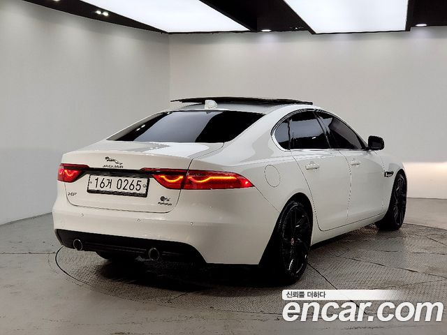 Jaguar XF (X260) 20d Prestige 2016 — фото 4