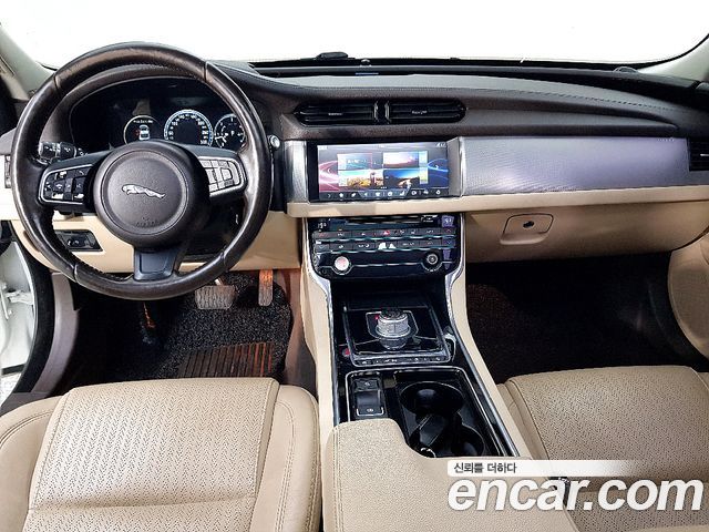 Jaguar XF (X260) 20d Prestige 2016 — фото 7
