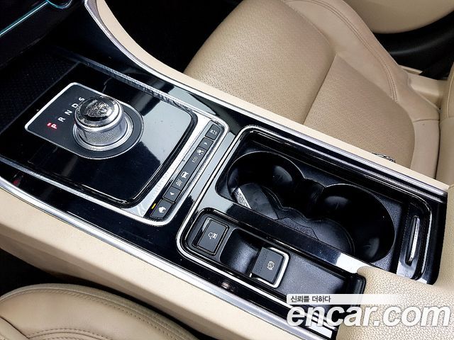 Jaguar XF (X260) 20d Prestige 2016 — фото 9