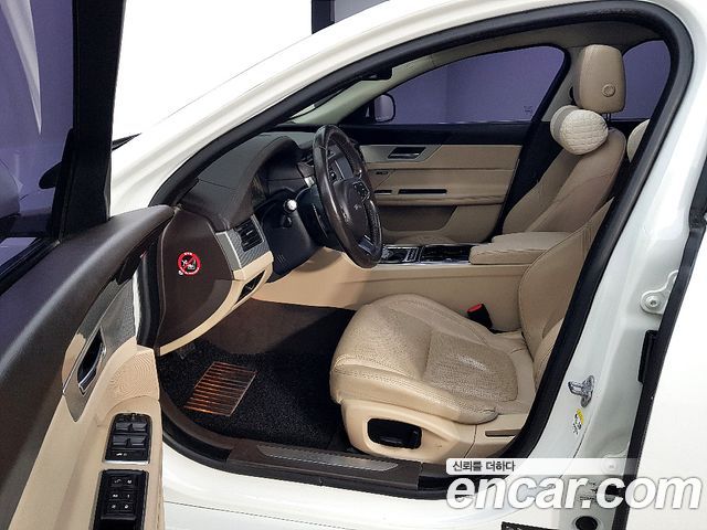 Jaguar XF (X260) 20d Prestige 2016 — фото 10