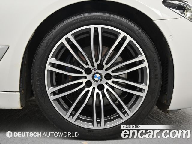 BMW 5 Series (G30) 530i xDrive M Sport Package Plus 2019 — фото 5