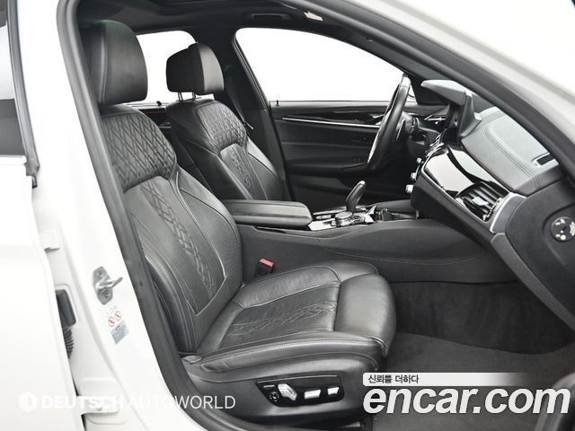 BMW 5 Series (G30) 530i xDrive M Sport Package Plus 2019 — фото 10