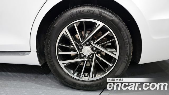 Hyundai Grandeur (IG) 2.5 Premium 2023 — фото 27