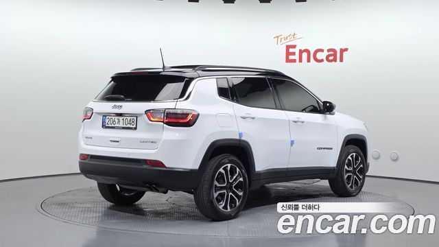 Jeep Compass (II) 2.4 Limitied AWD 2022 — фото 2