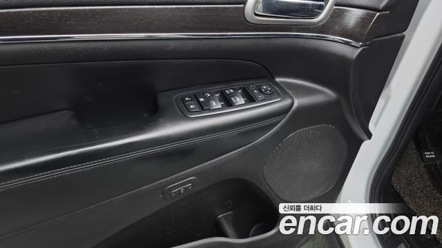 Jeep Grand Cherokee 3.6 Limited WK2 2018 — фото 19