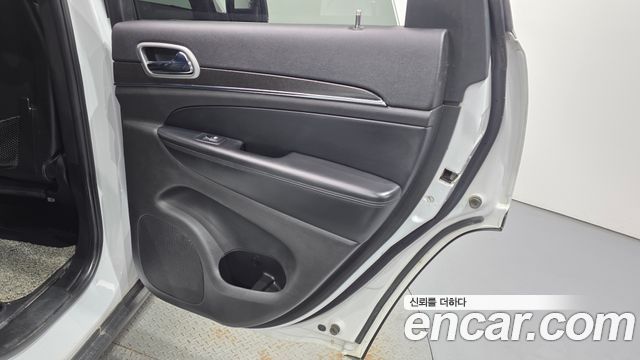 Jeep Grand Cherokee 3.6 Limited WK2 2018 — фото 25