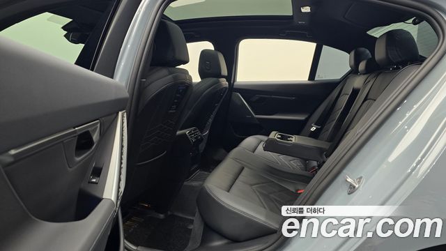 BMW 5 Series (G60) 520i M Sport 2025 — фото 16