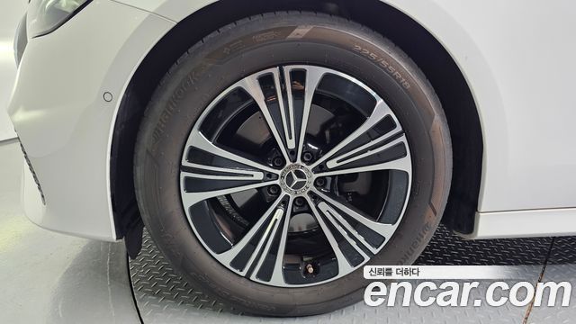 Mercedes-Benz E-Class (W214) E200 Avantgarde 2024 — фото 5