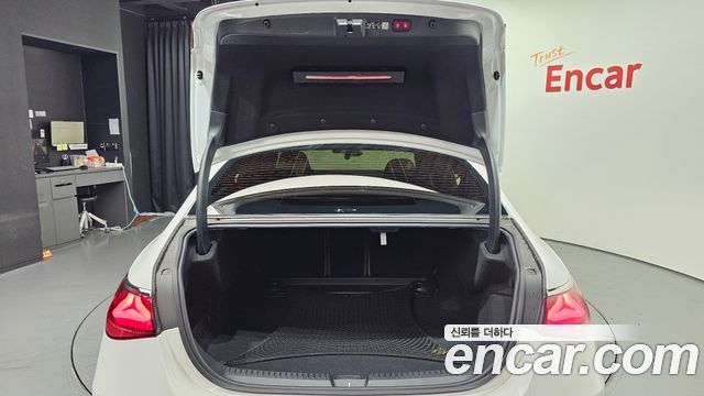 Mercedes-Benz E-Class (W214) E200 Avantgarde 2024 — фото 20