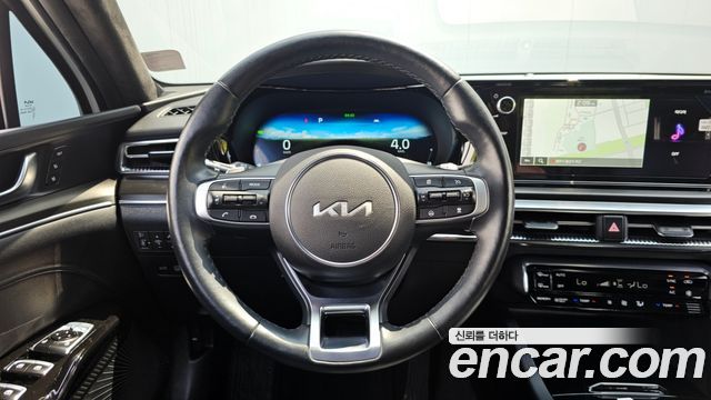 Kia K5 Hybrid (III) Signature 2023 — фото 14
