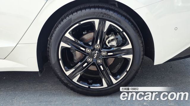 Kia K5 Hybrid (III) Signature 2023 — фото 21