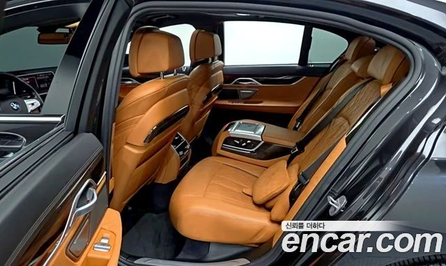 BMW 7 Series (G11) 730d xDrive Design Pure Excellence 2021 — фото 16