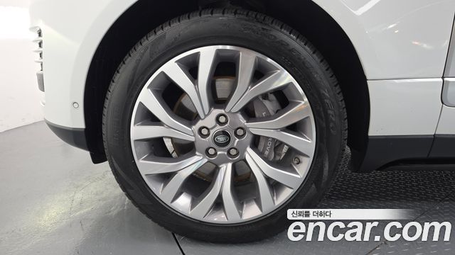 Land Rover Range Rover (IV) 4.4 SDV8 AB LWB DIESEL 2019 — фото 5