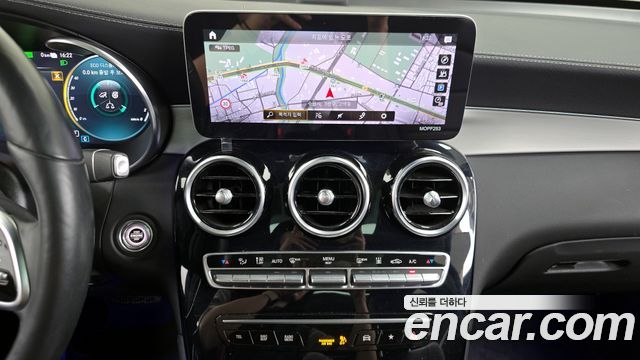 Mercedes-Benz GLC-Class (X253) GLC300e 4MATIC 2021 — фото 14
