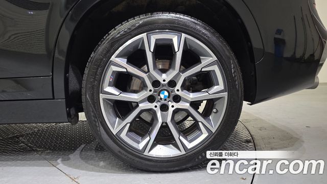 BMW X1 (F48) xDrive 20i M Sport 2022 — фото 21