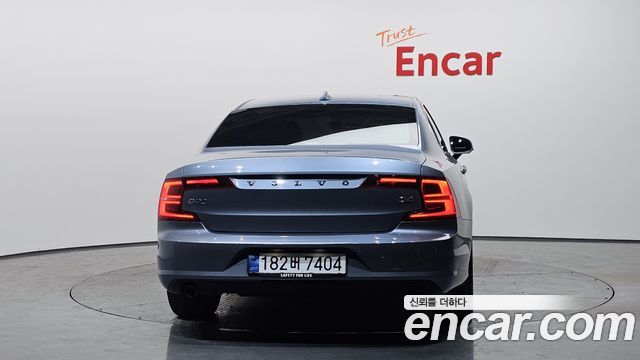 Volvo S90 D4 Momentum 2018 — фото 4