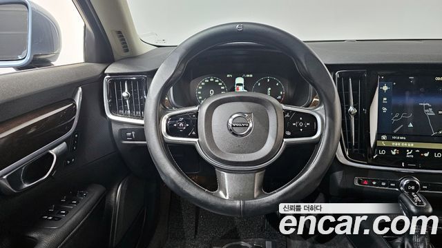 Volvo S90 D4 Momentum 2018 — фото 12