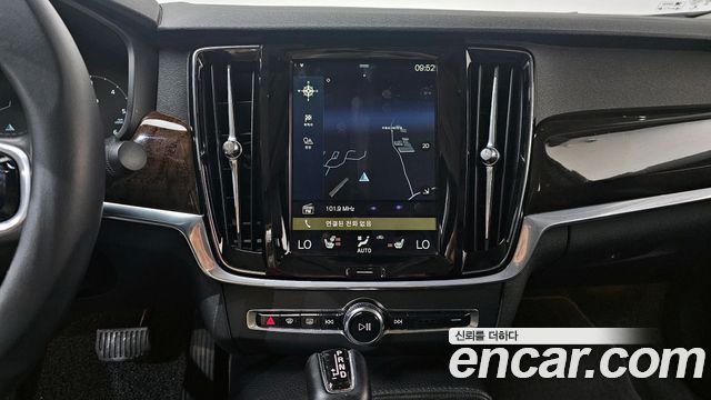 Volvo S90 D4 Momentum 2018 — фото 13