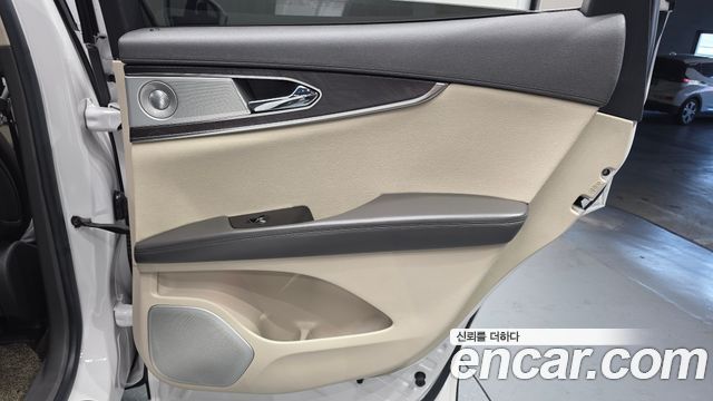 Lincoln Nautilus (I) 2.7 Reserve AWD 2019 — фото 32