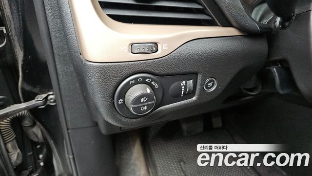 Jeep Cherokee (KL) 2.4 Longitude AWD 2017 — фото 17