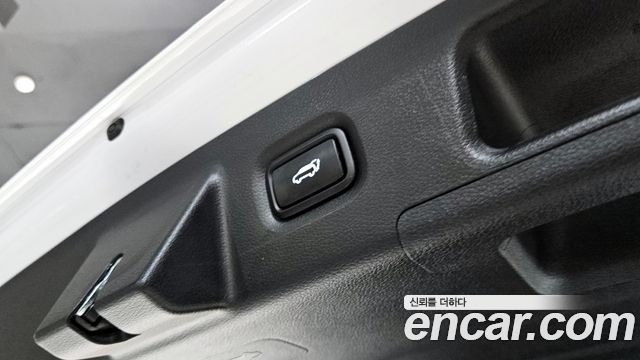 Hyundai Santa Fe HEV 1.6 2WD Exclusive 2023 — фото 20