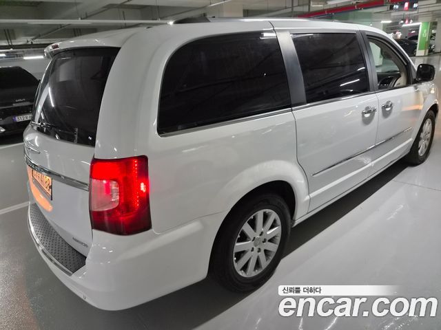 Chrysler Grand Voyager 3.6 LIMITED 2014 — фото 5