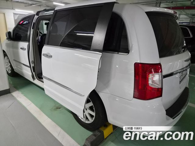 Chrysler Grand Voyager 3.6 LIMITED 2014 — фото 6