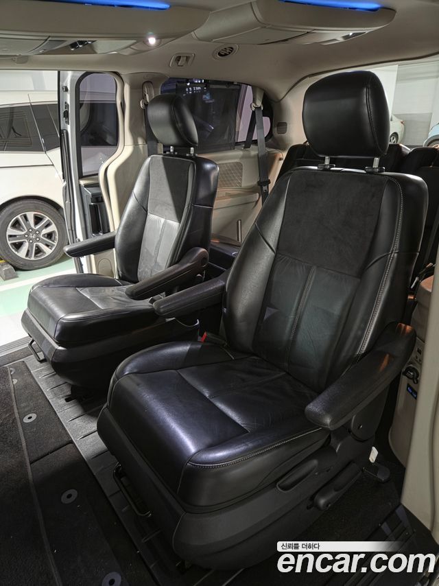 Chrysler Grand Voyager 3.6 LIMITED 2014 — фото 17