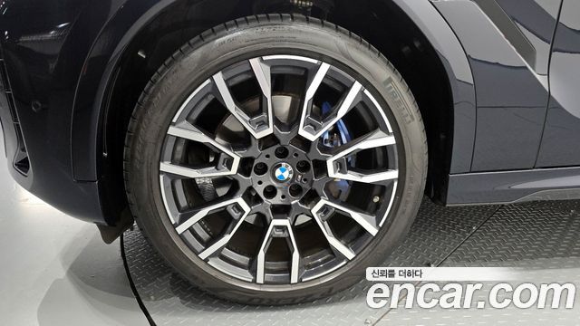 BMW X6 (G06) xDrive40i M Sport 2024 — фото 5
