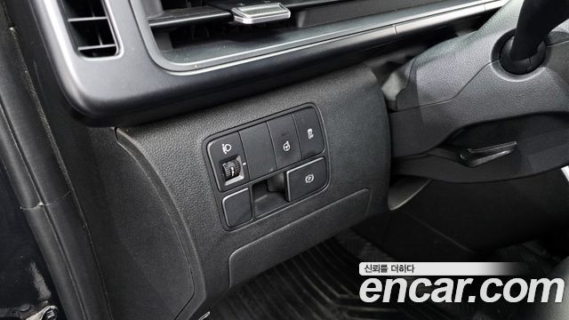 Hyundai Staria L3.5 Cargo 5-Seater Modern 2023 — фото 16