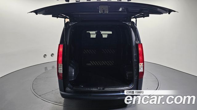 Hyundai Staria L3.5 Cargo 5-Seater Modern 2023 — фото 20