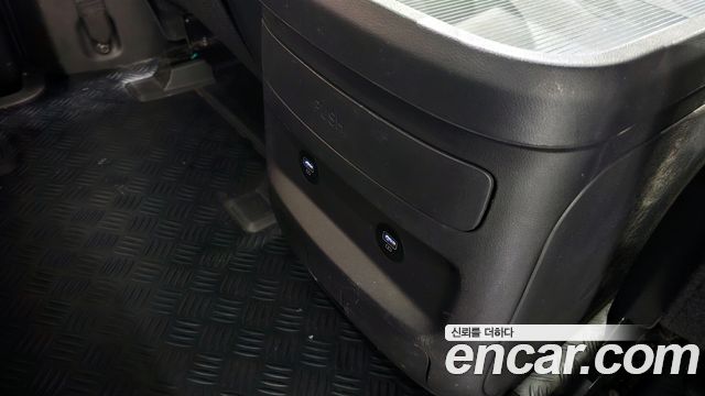 Hyundai Staria L3.5 Cargo 5-Seater Modern 2023 — фото 28