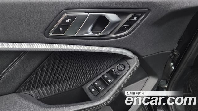 BMW 1 Series (F40) 120i Sports 2022 — фото 18