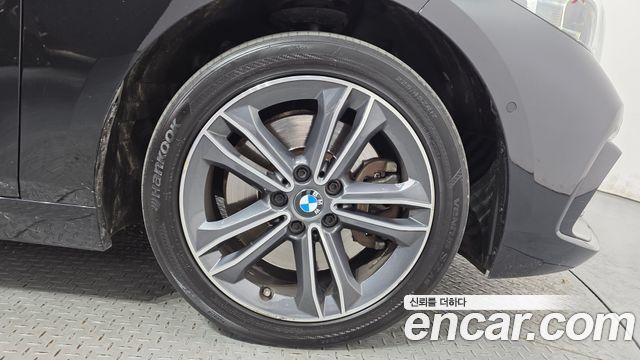 BMW 1 Series (F40) 120i Sports 2022 — фото 21