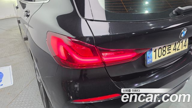 BMW 1 Series (F40) 120i Sports 2022 — фото 23