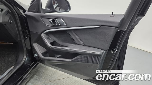 BMW 1 Series (F40) 120i Sports 2022 — фото 24