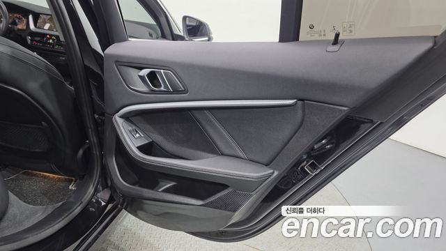 BMW 1 Series (F40) 120i Sports 2022 — фото 25