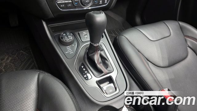 Jeep Cherokee (KL) 3.2 Trailhawk AWD 2021 — фото 9